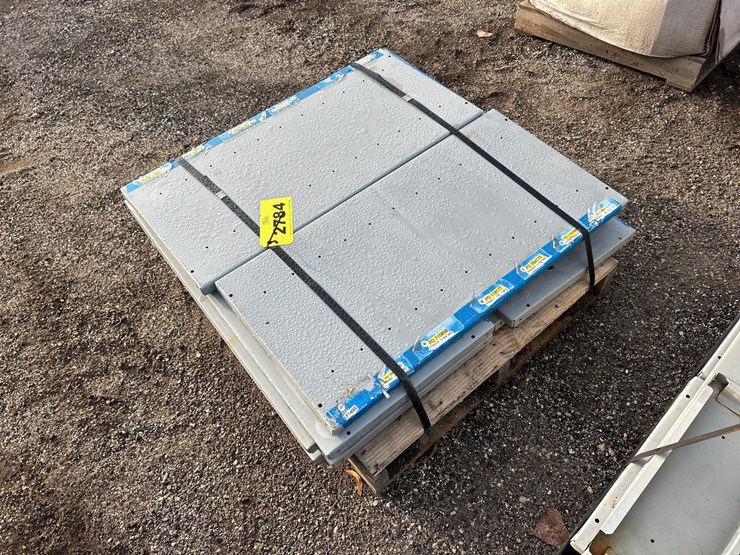 #2784-•-pallet-of-approx-18"x36"-metal-shelving-image-3