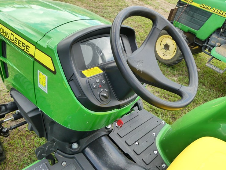 2021-john-deere-3025e-image-11