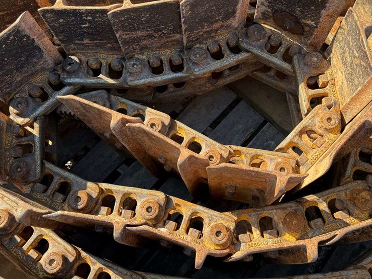metal-tracks-image-5