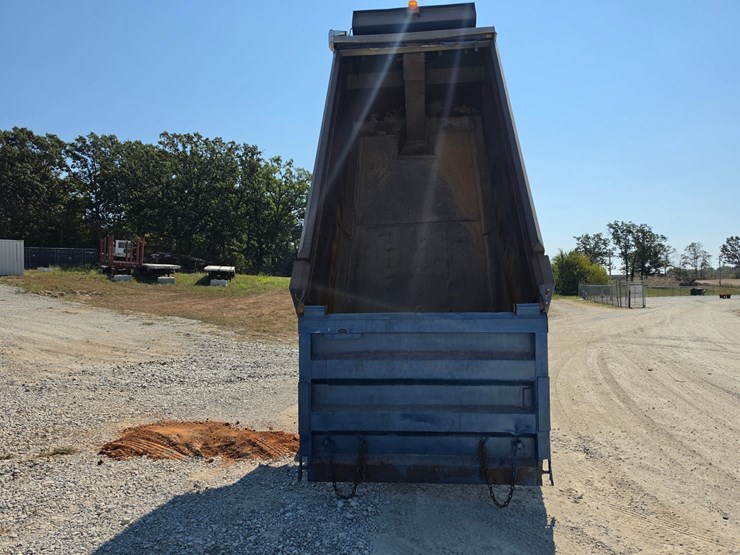 1985-peterbilt-359-image-15