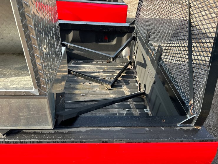 #2789-•-ford-8'-truck-bed-w/-toolboxes-and-headache-rack-image-8