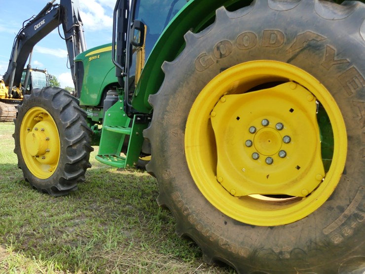2013-john-deere-5055e-image-8