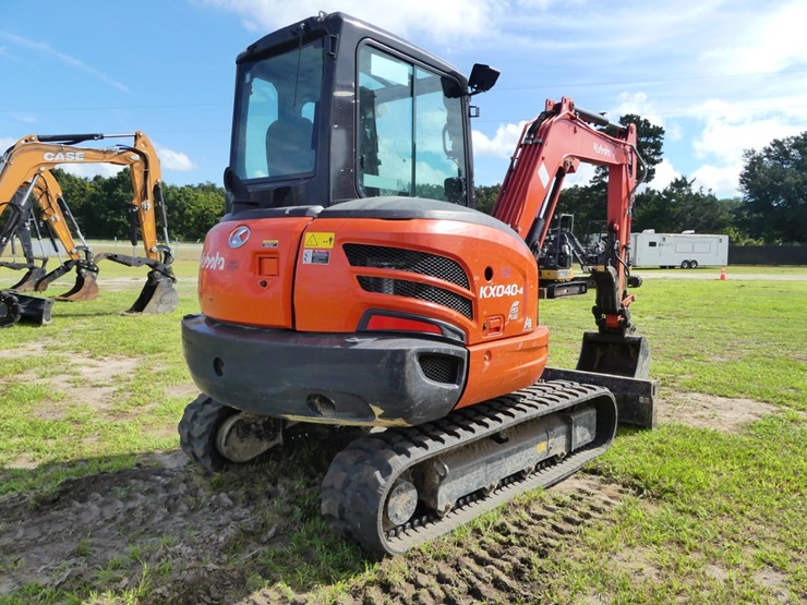 2024-kubota-kx040-4-image-3