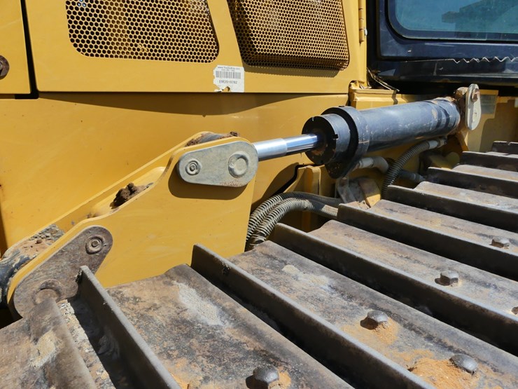 caterpillar-d5k2-lgp-image-10