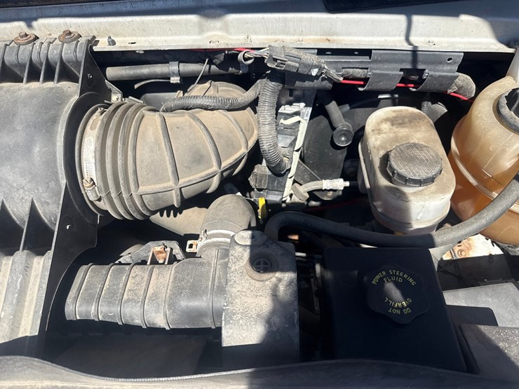 2010-ford-e350-image-14