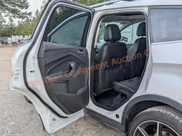 2015-ford-escape-se-image-19