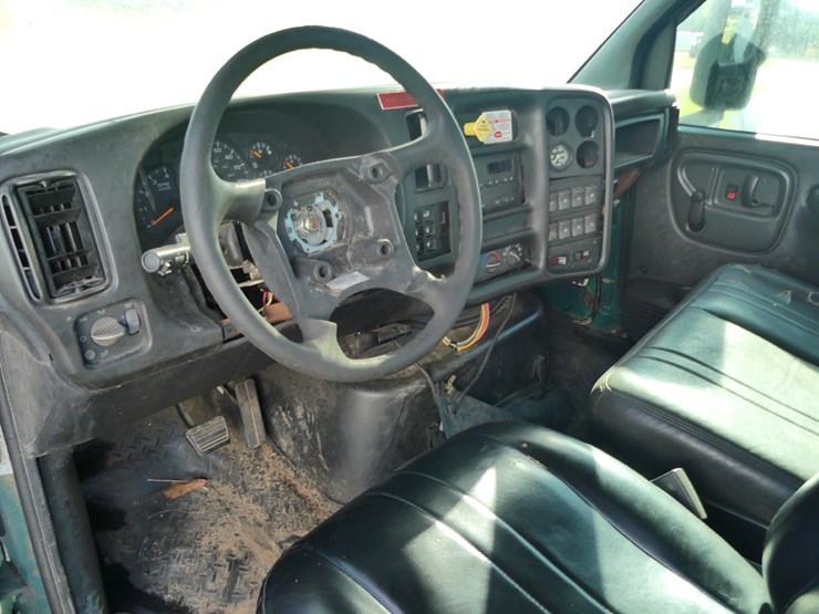 2005-caterpillar-c7-image-15