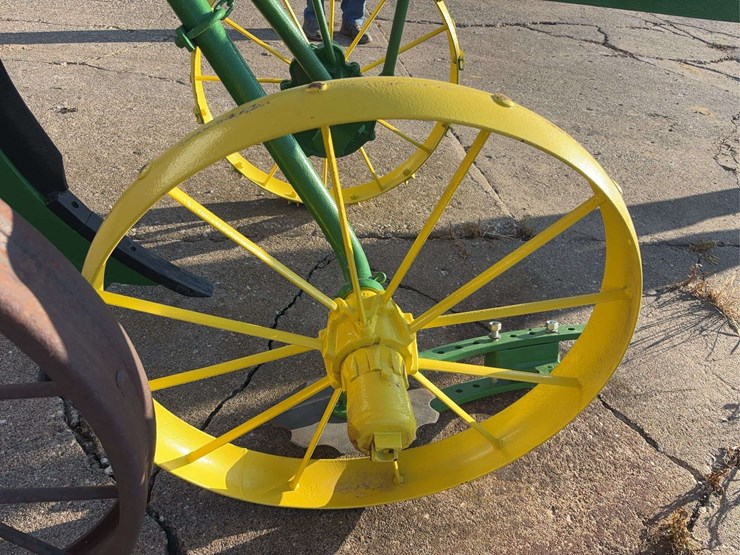 john-deere-single-shank-subsoiler-image-17
