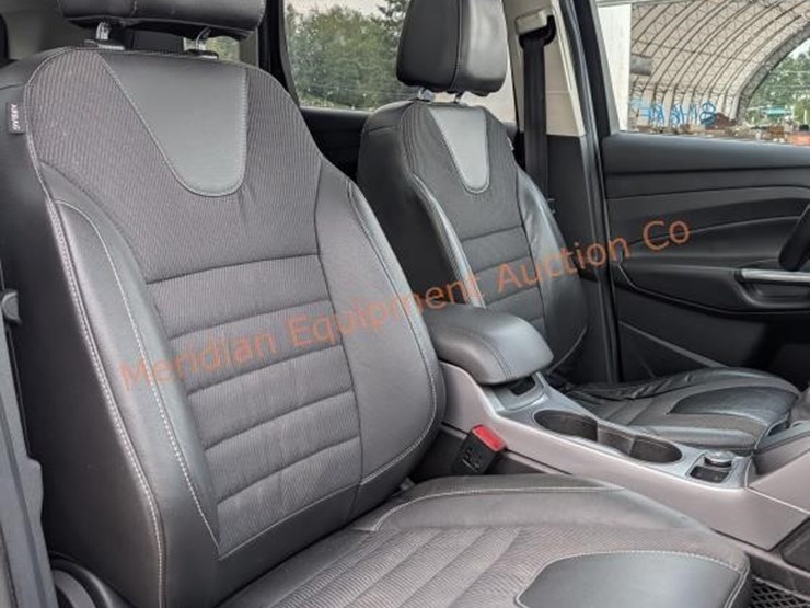 2015-ford-escape-se-image-29