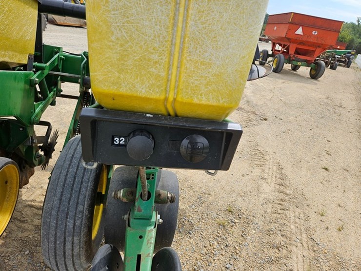 john-deere-7200-image-36