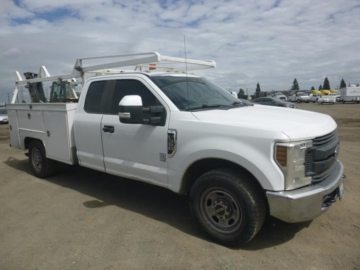 2018-ford-f350-image-2