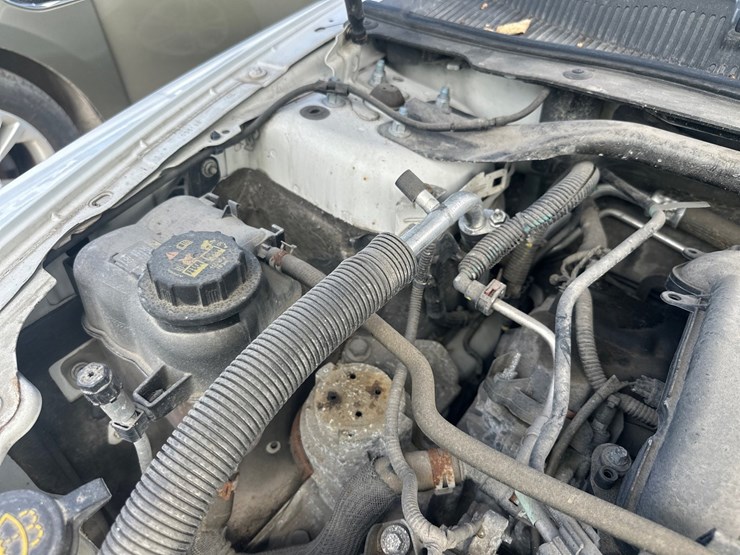 #2643-•-2015-ford-taurus-sedan-image-39