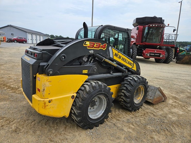 new-holland-l334-image-5