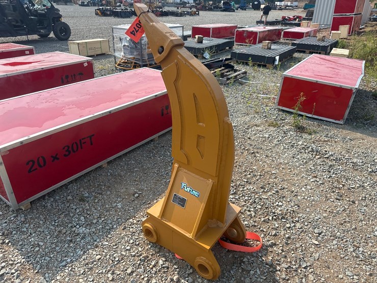 caterpillar-320-image-3