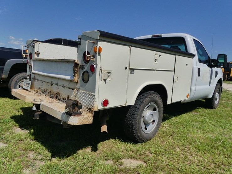 2008-ford-f250-xl-image-3