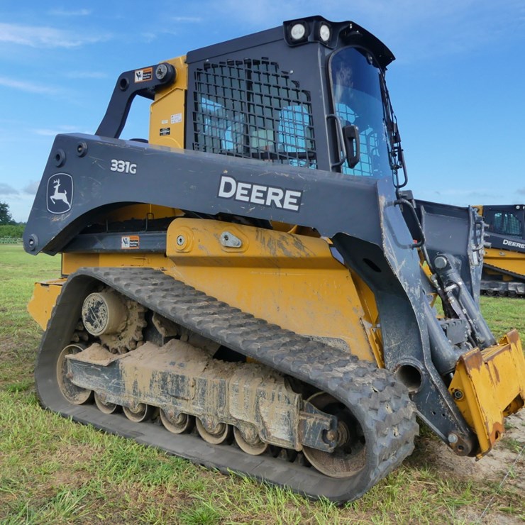 2023 DEERE 331G