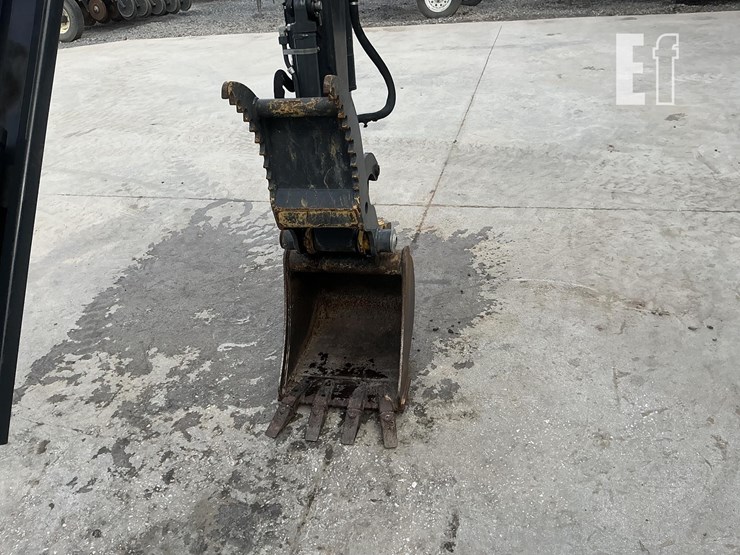 2020-deere-26g-image-11