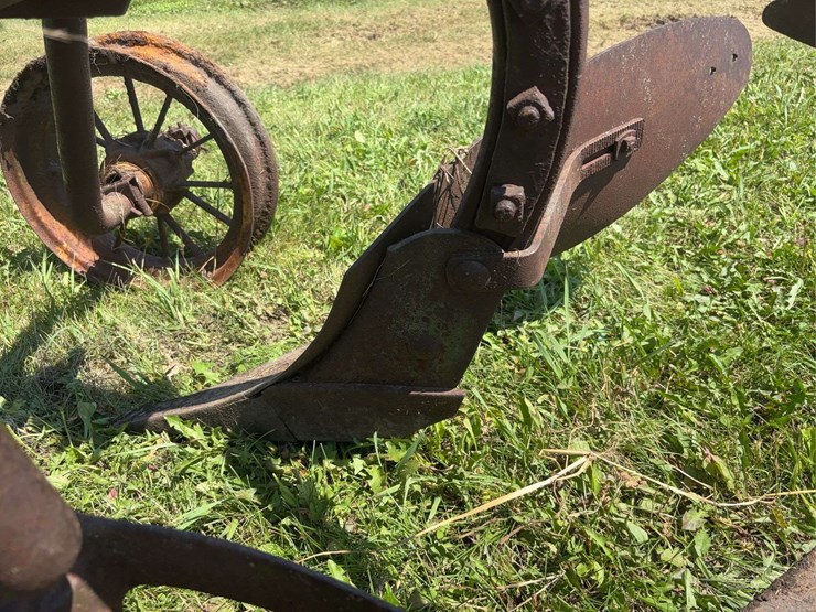 john-deere-14-image-13