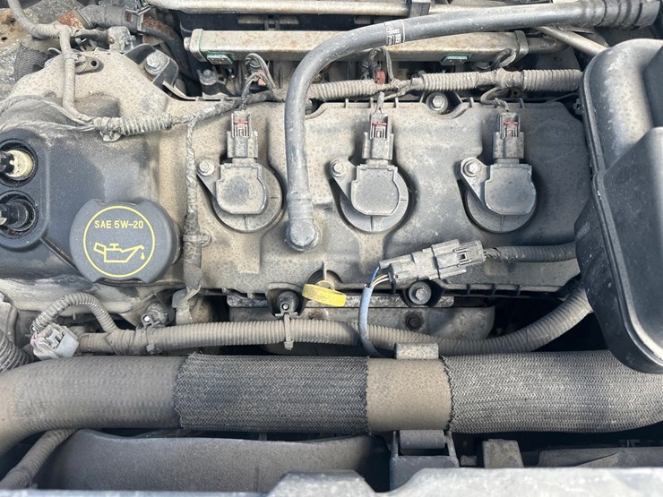 #2643-•-2015-ford-taurus-sedan-image-37
