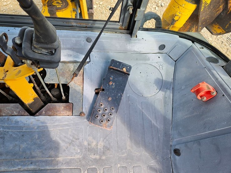 jcb-214s-image-41
