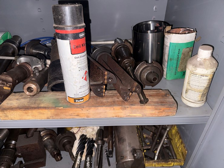 4’x2’x6’-2-door-metal-tool-cabinet-w/-machine-tool-contents-image-6