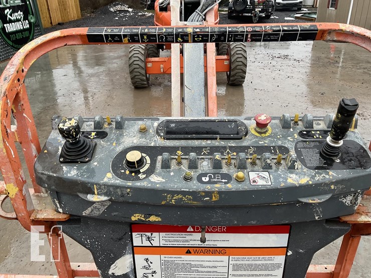 2015-jlg-m600jp-image-9