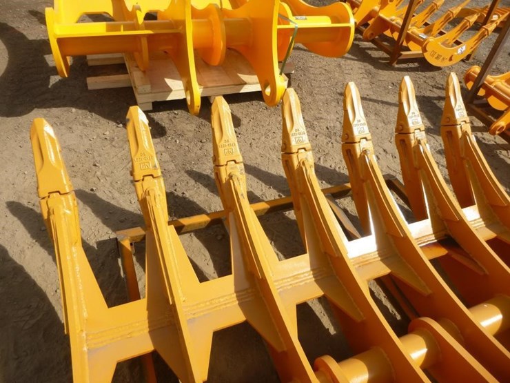 caterpillar-320-image-6