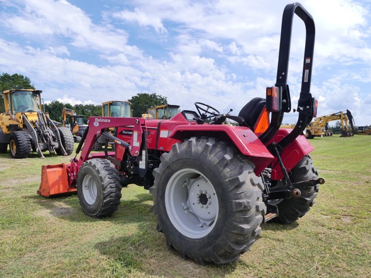 2023-mahindra-4550-image-4
