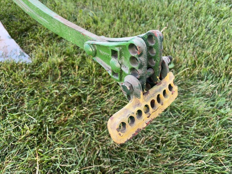john-deere-12-image-13