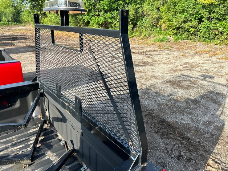 #2789-•-ford-8'-truck-bed-w/-toolboxes-and-headache-rack-image-6