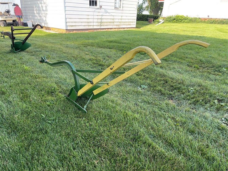 john-deere-12-image-5