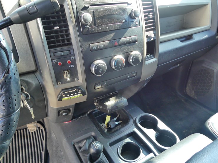 2012-dodge-ram-5500-image-15