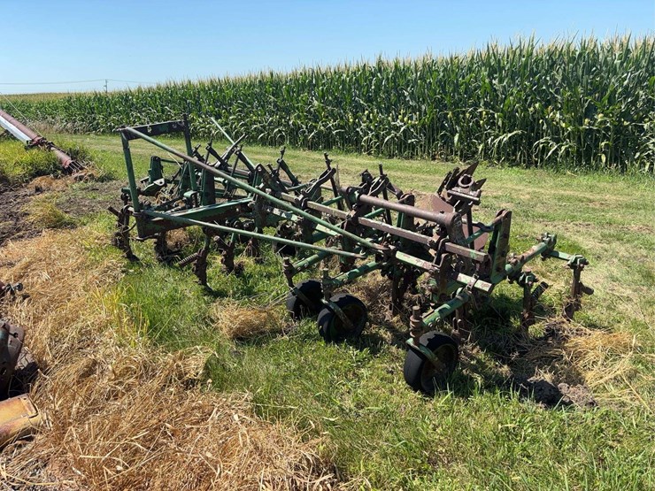 john-deere-front-mounted-cultivator-image-5