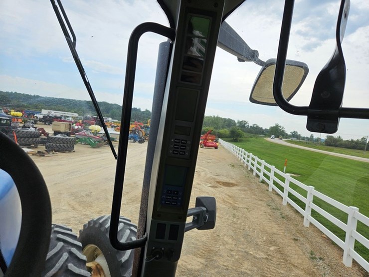 new-holland-tg285-image-39