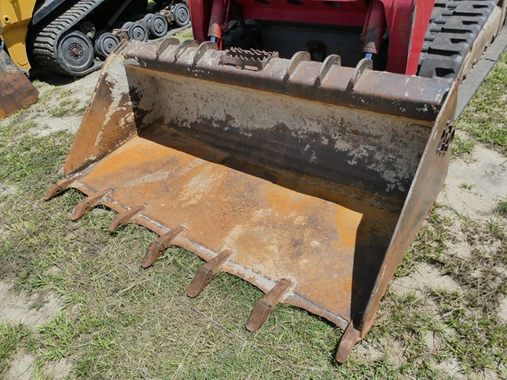 2015-takeuchi-tl8-image-11