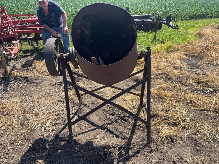 belt-powered-cement-mixer-image-6