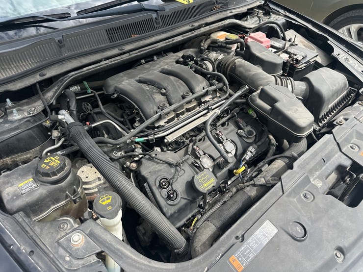 #2645-•-2012-ford-taurus-sedan-image-36