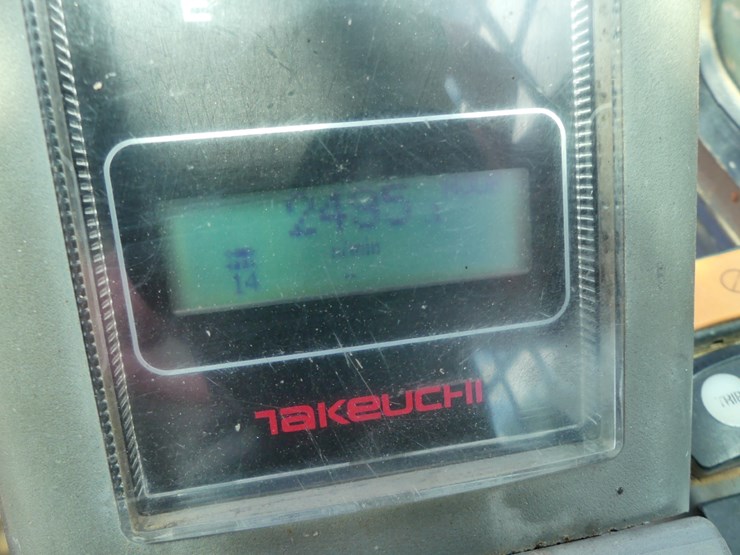 2015-takeuchi-tl8-image-20