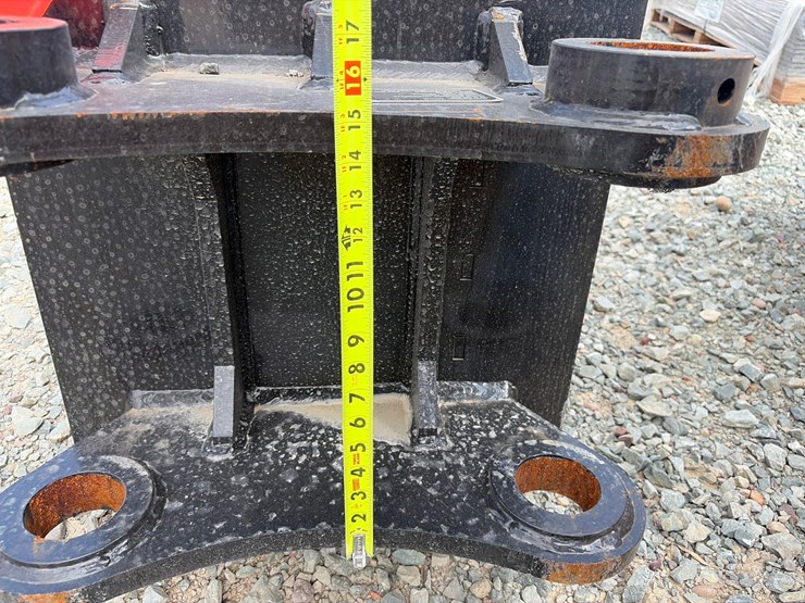 caterpillar-320-image-7