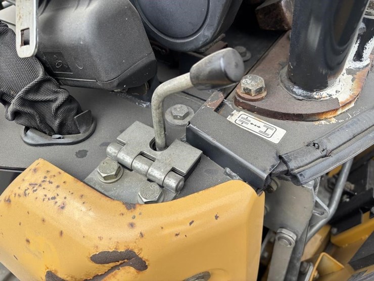2016-deere-17g-image-37