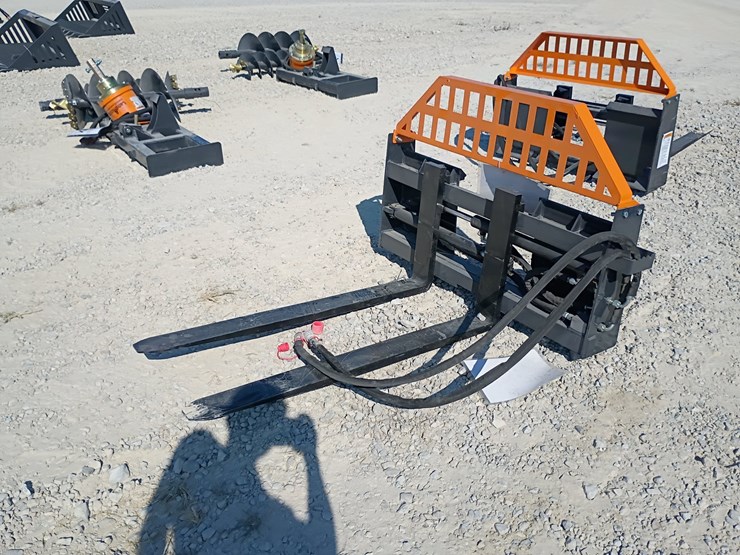 #l85-007-•-landhonor-hydraulic-pallet-fork-skid-steer-attachment-image-2