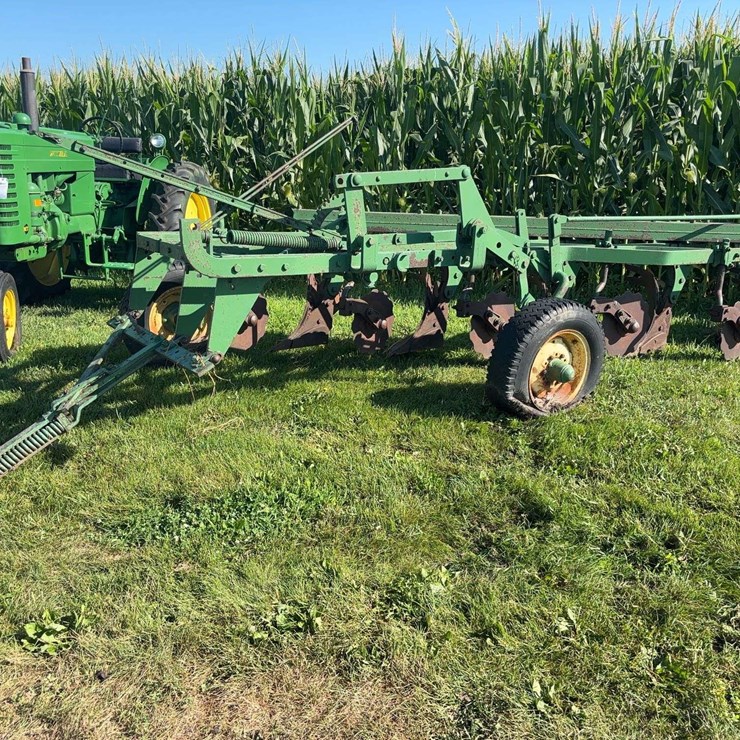 JOHN DEERE F680