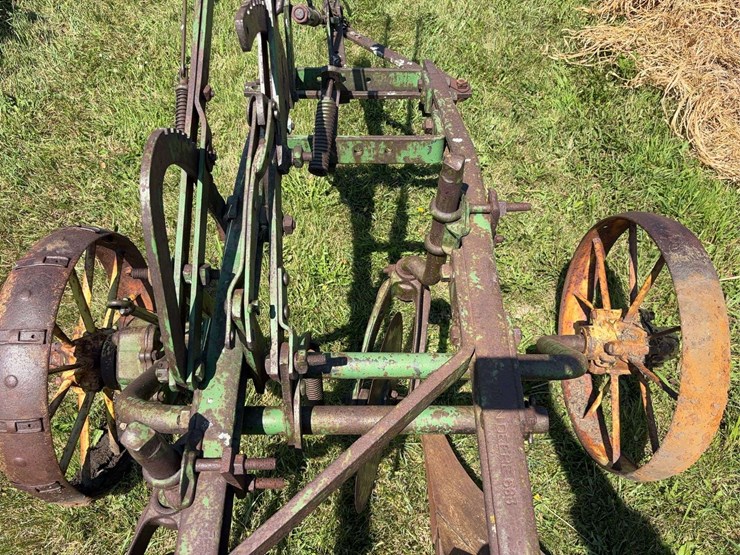 john-deere-16-image-29