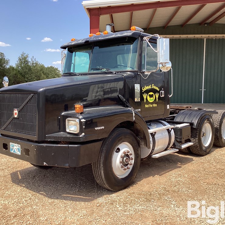 1997 Volvo WG T/A Truck Tractor