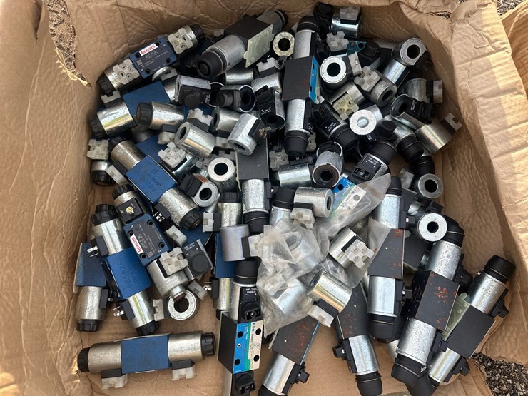 #2708-•-misc-eaton-parts-and-plugs-image-2