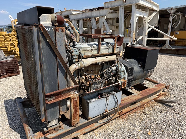 detroit-series-60-w/-generator,-skidded-image-3