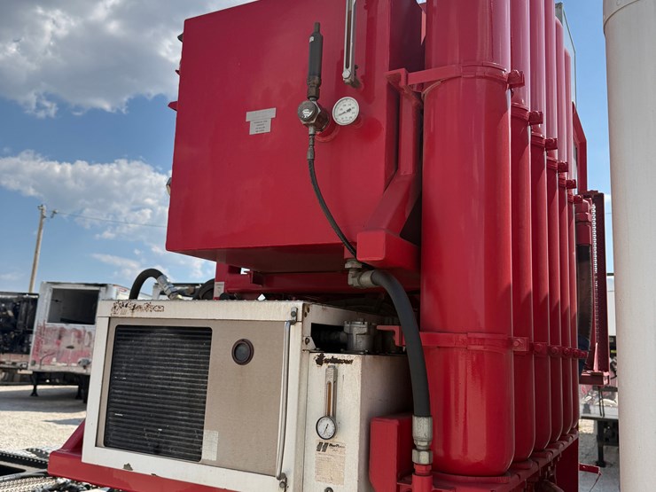 2013-peterbilt-367-image-19