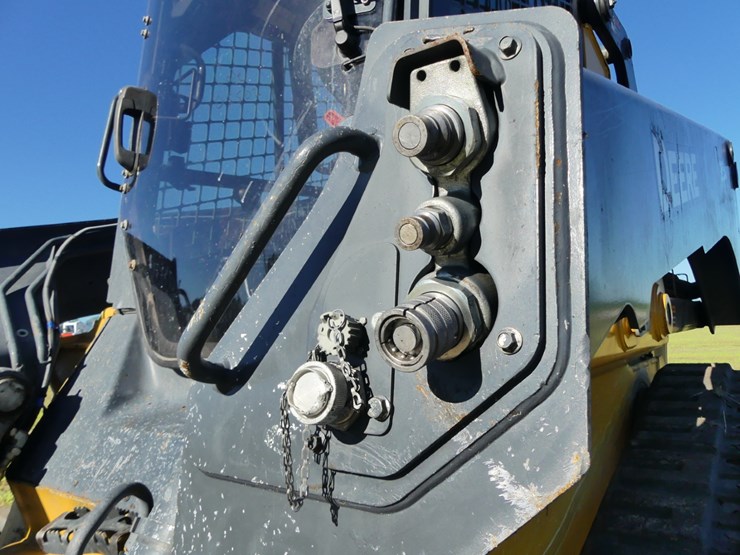 2021-deere-333g-image-12
