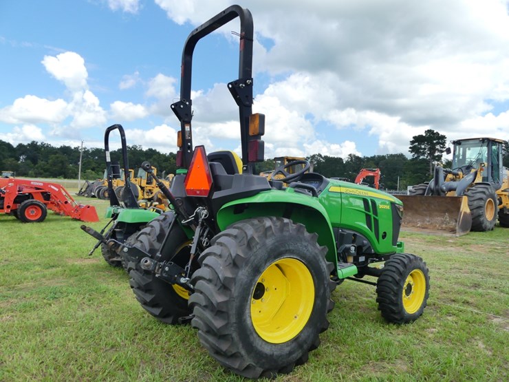 2021-john-deere-3025e-image-3