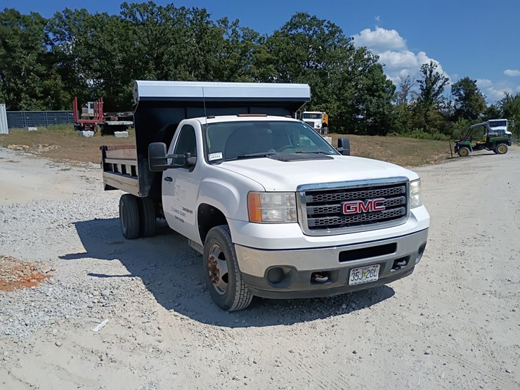 2013-gmc-sierra-3500-image-18
